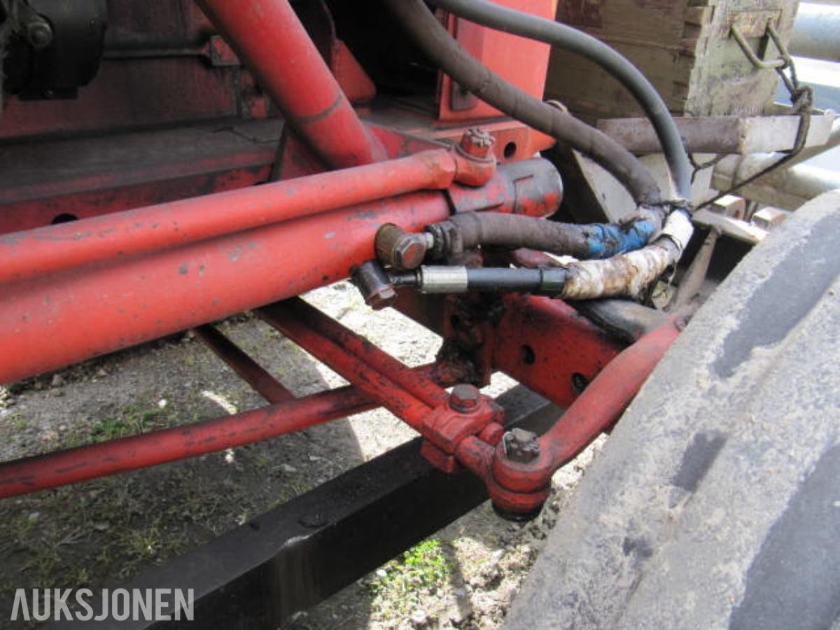 1967 Nuffield 342 traktor med laster